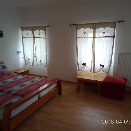 Gasthof Mondschein Hotel Мерано Екстериор снимка