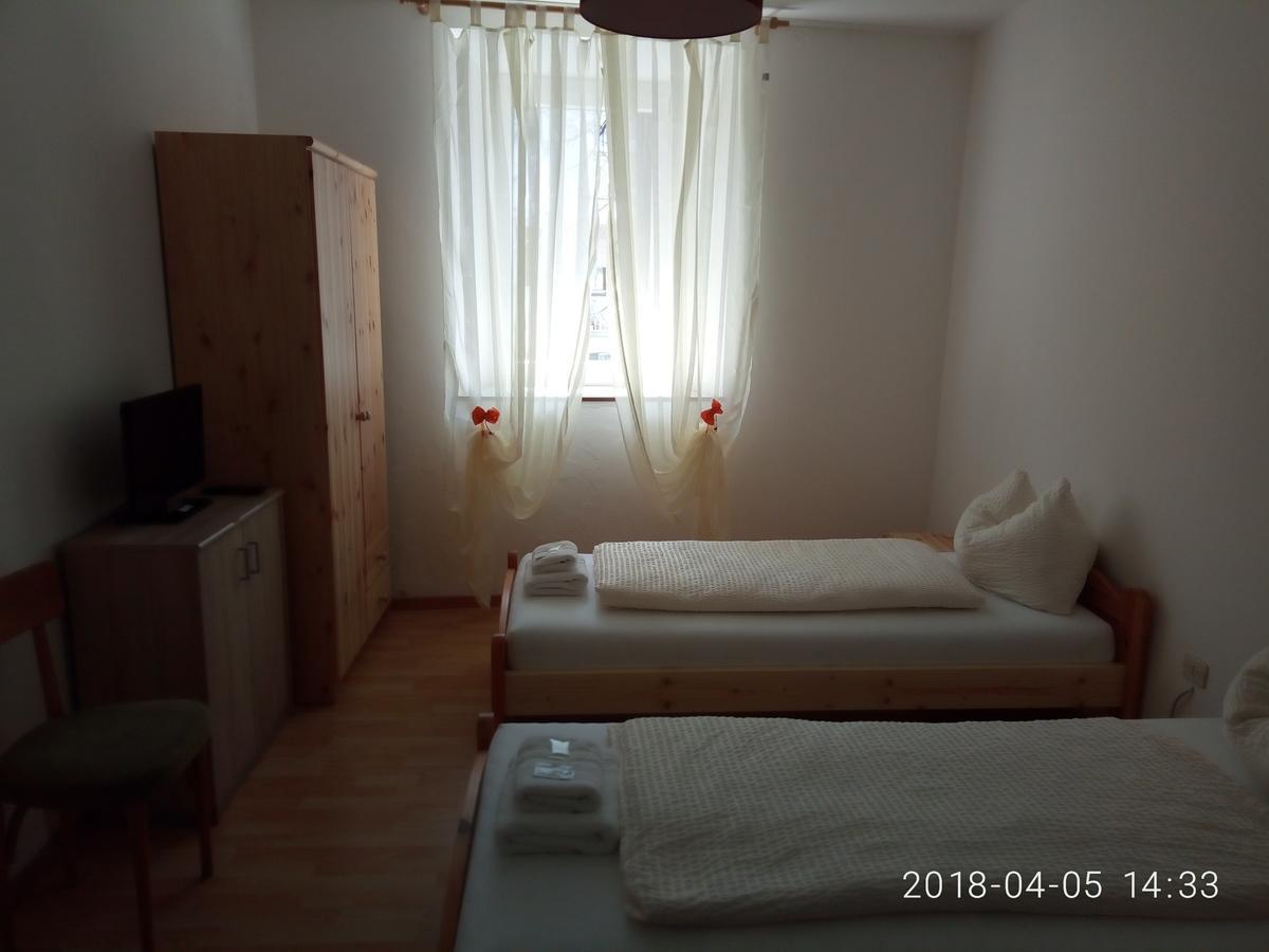 Gasthof Mondschein Hotel Мерано Екстериор снимка