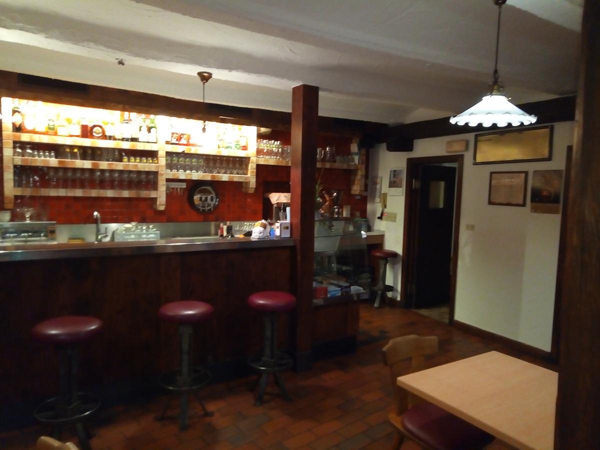 Gasthof Mondschein Hotel Мерано Екстериор снимка
