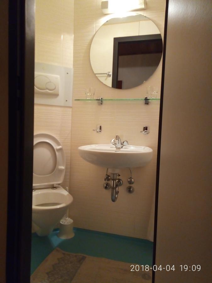 Gasthof Mondschein Hotel Мерано Екстериор снимка