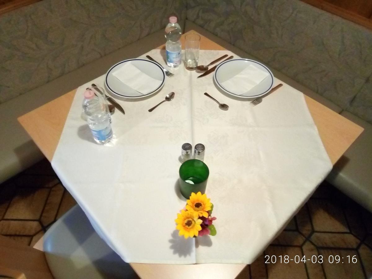 Gasthof Mondschein Hotel Мерано Екстериор снимка