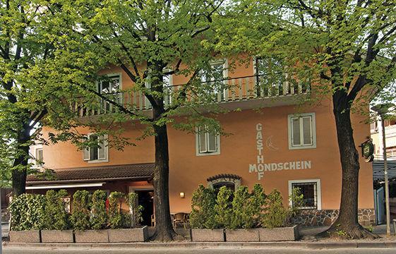Gasthof Mondschein Hotel Мерано Екстериор снимка