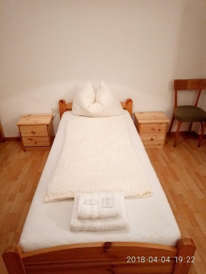 Gasthof Mondschein Hotel Мерано Екстериор снимка