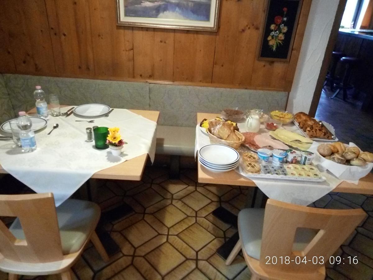 Gasthof Mondschein Hotel Мерано Екстериор снимка