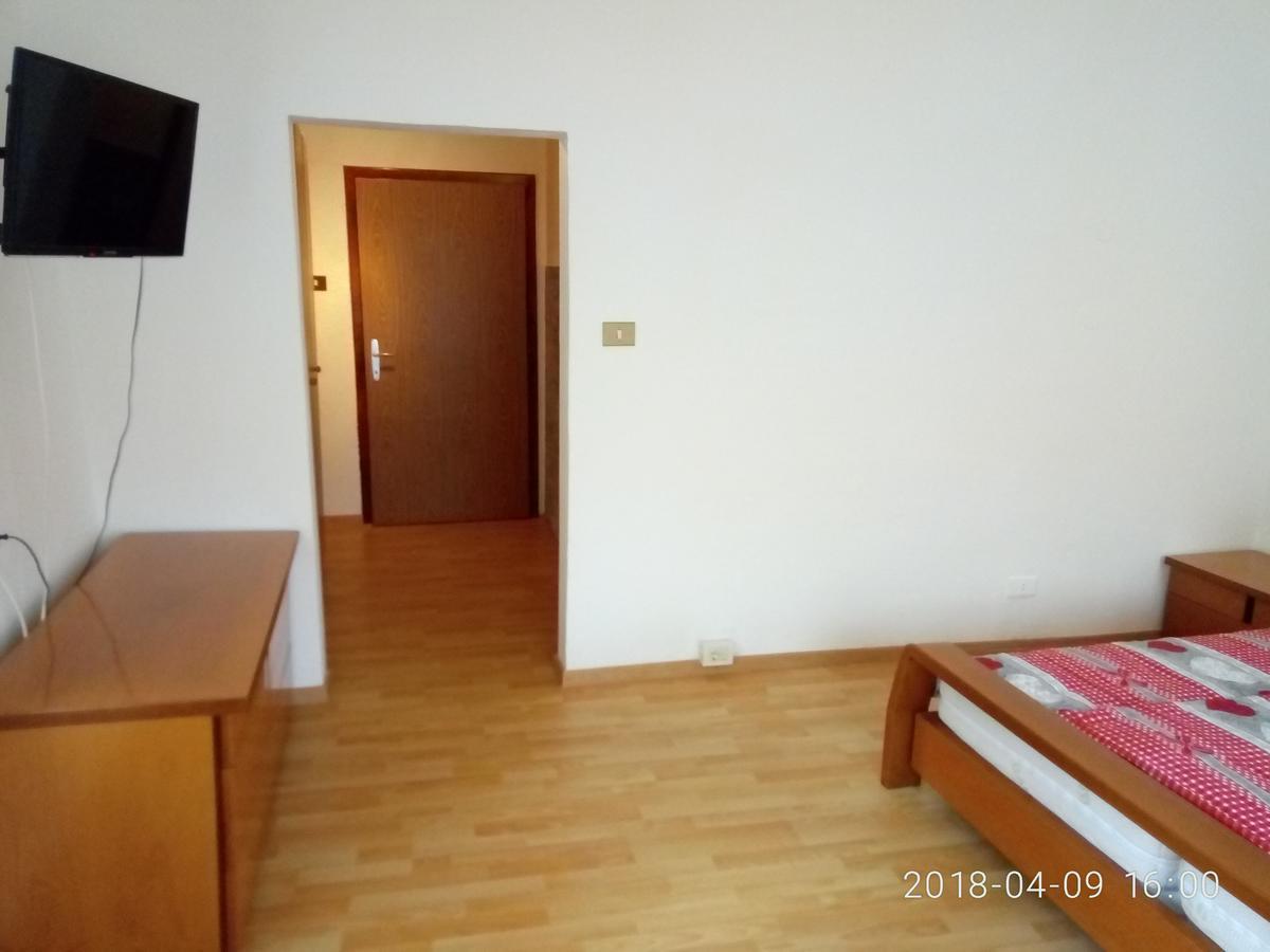 Gasthof Mondschein Hotel Мерано Екстериор снимка