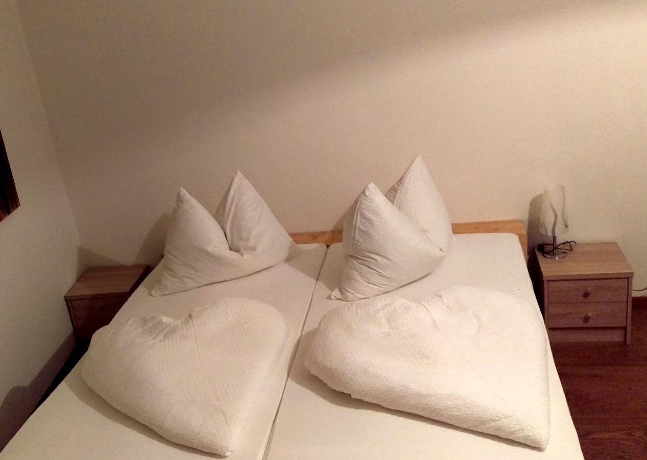 Gasthof Mondschein Hotel Мерано Екстериор снимка