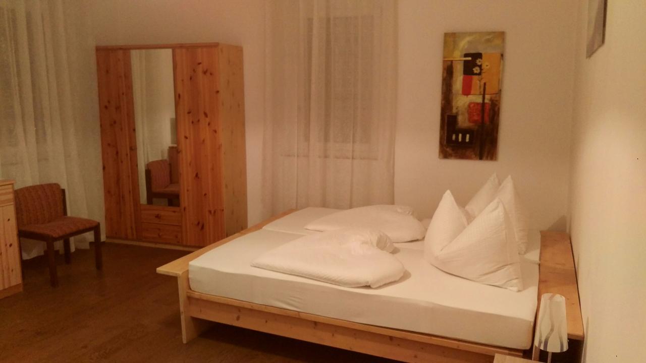 Gasthof Mondschein Hotel Мерано Екстериор снимка
